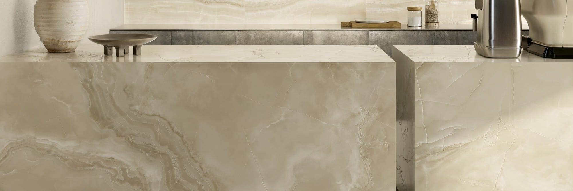 Maravilla Onyx Effect Amber Satin Porcelain