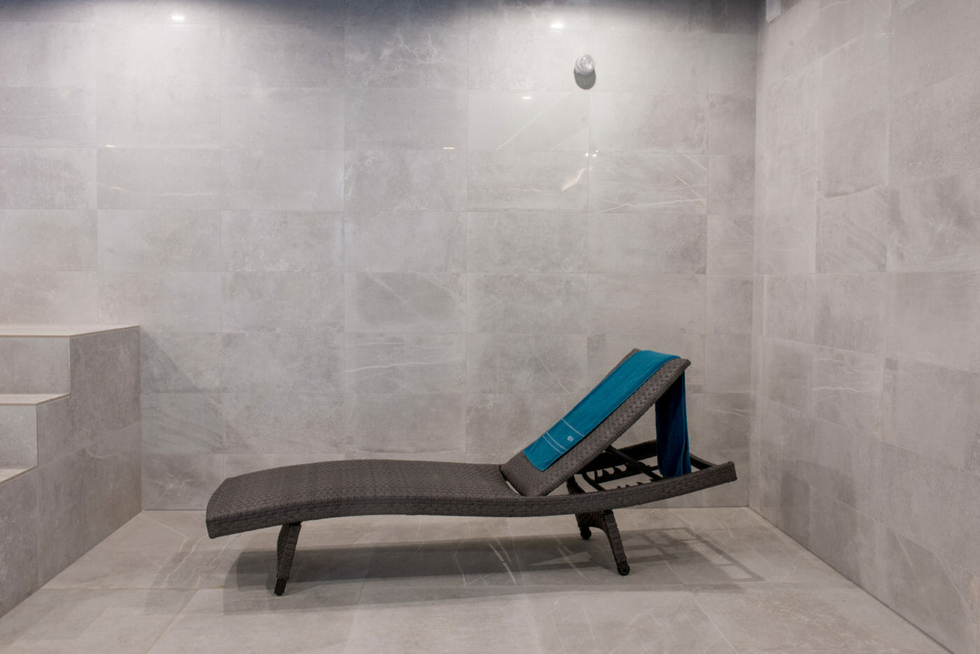 Geneva Exterior Silver Porcelain