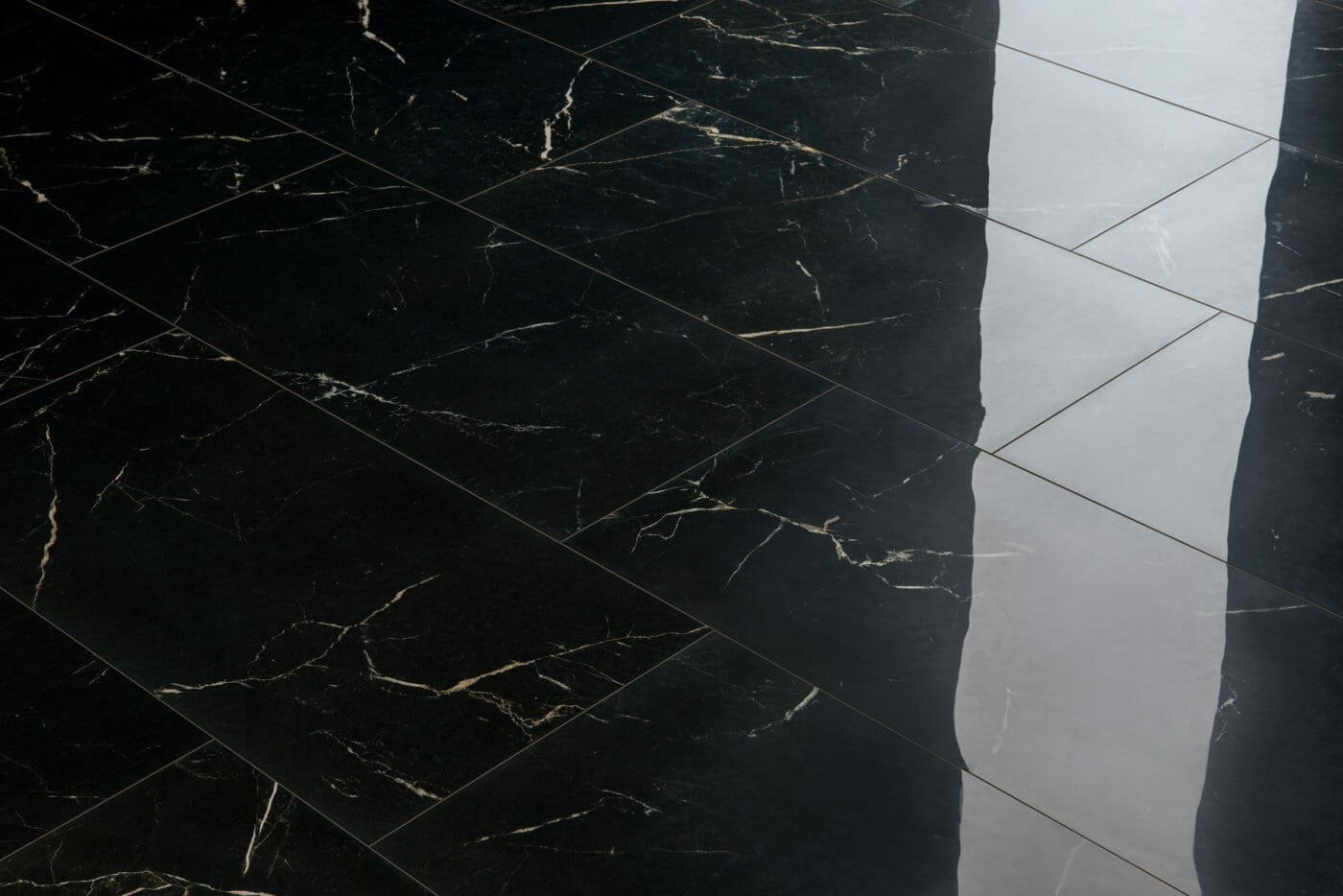 Romana Nero Polished Porcelain (Sample)
